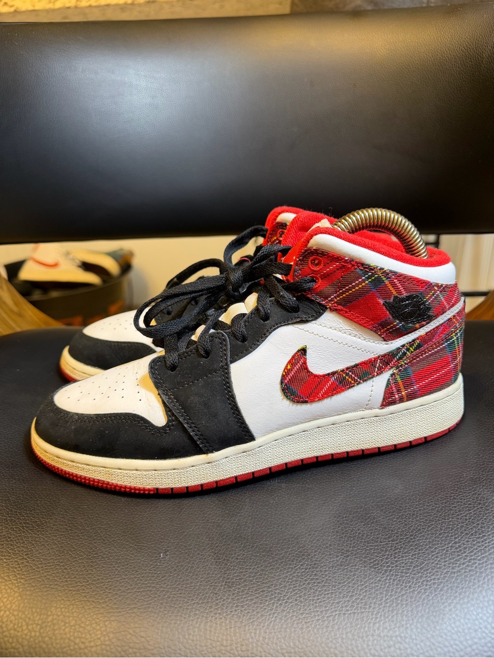 Air Jordan 1 Mid GS "White Plaid" "Bad Santa" 554725-607 Size 7Y